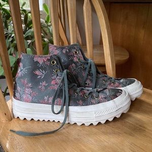 Floral Platform Converse